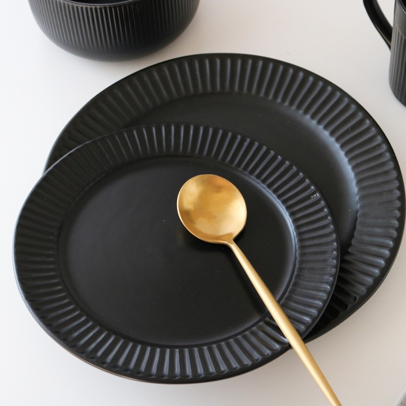 Striped dinner plate